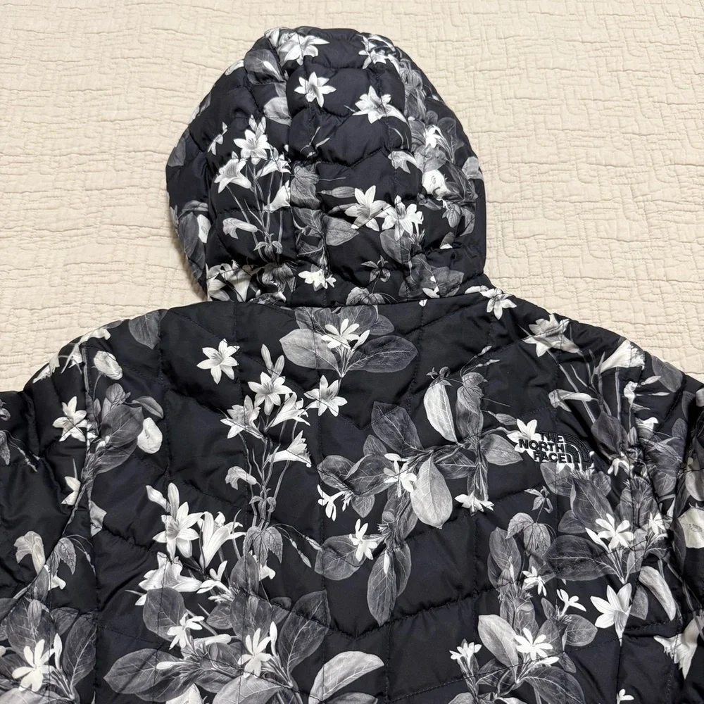 The North Face ThermoBall Parka II Black Floral Women’s Size XS - Picture 12 of 13